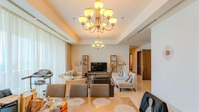 Kesempatan Apartemen Strategis di Kebayoran Baru, Jakarta Selatan, 4 KT