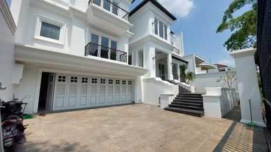 Penawaran Eksklusif, rumah Mewah di Srengseng, Jakarta Barat, LB 892m²