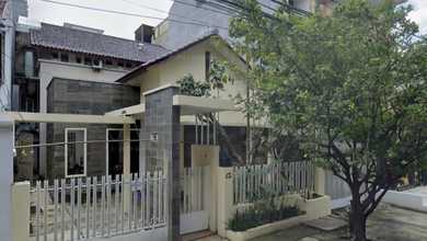 Rumah Elegan di Kebayoran Baru, Jakarta Selatan, 3 Kamar Tidur, LT 235m²