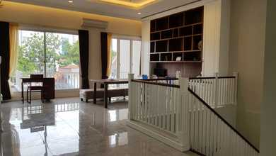 Rumah Strategis untuk Disewakan di Setiabudi, Jakarta Selatan, Harga 600 Juta /tahun