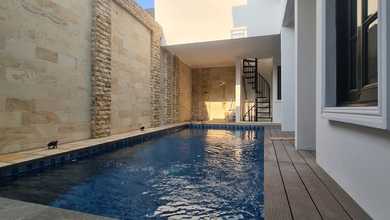 Hunian Mewah di Kebayoran Baru, Jakarta Selatan, 6 KT, LT 250m²