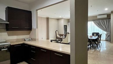 Apartemen Nyaman Disewakan di Patal Senayan, Jakarta Selatan, LB 252m²
